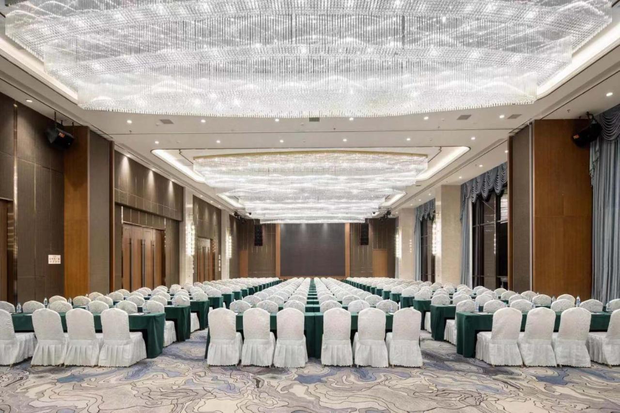 Ramada Plaza By Wyndham Enshi Exterior foto