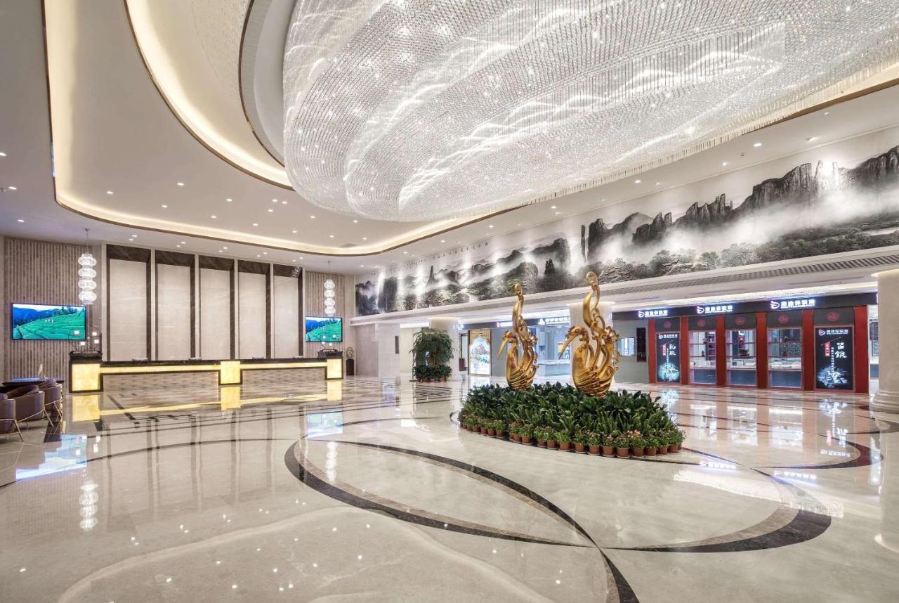 Ramada Plaza By Wyndham Enshi Exterior foto